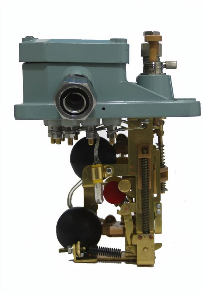 Double-float gas relay, side view
